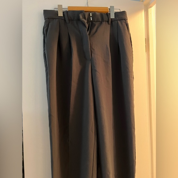 Wilfred Carrot Pants - Elegant Charcoal - Picture 2 of 3
